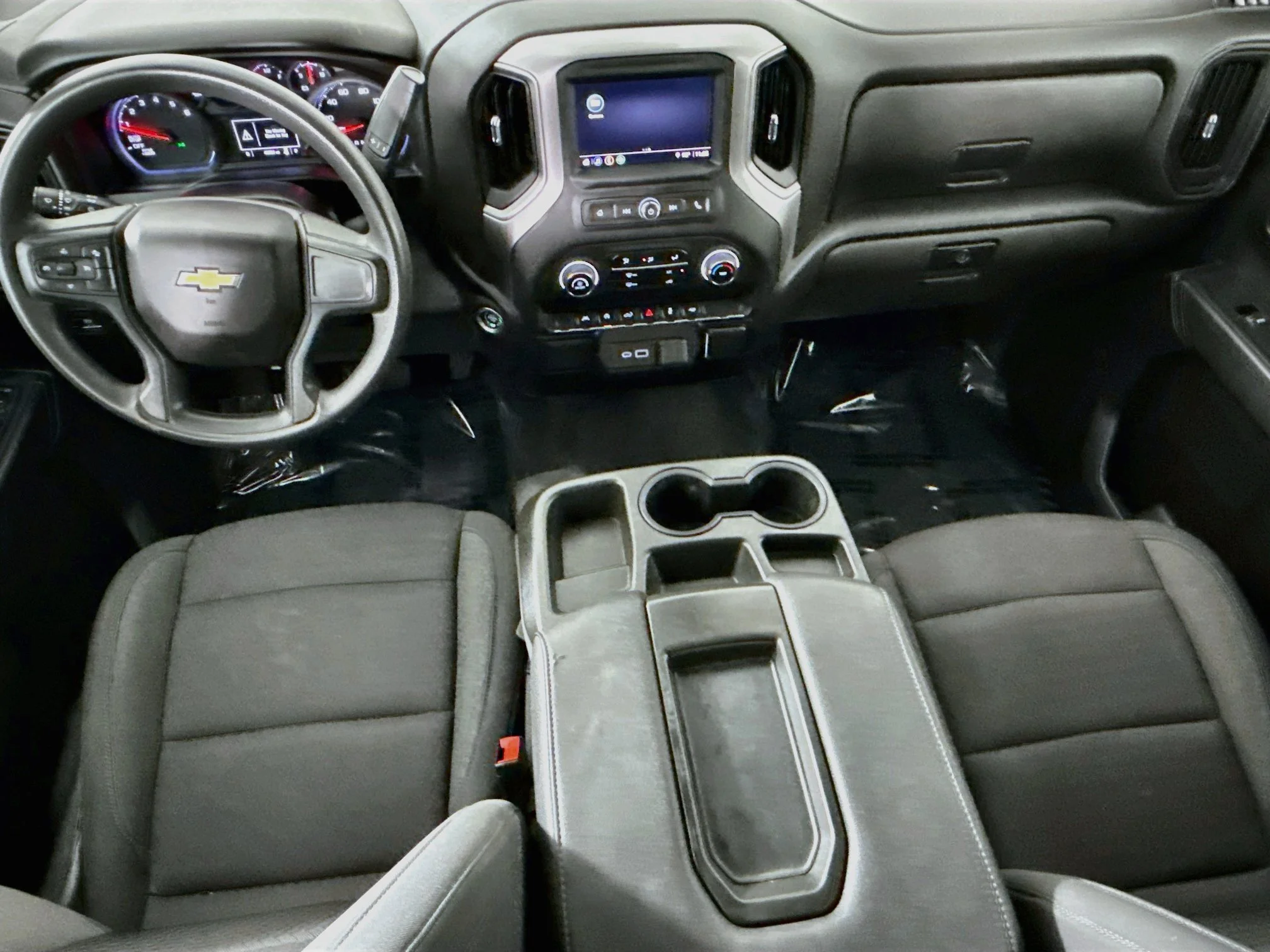 Used 2022 Silver Ice Metallic Chevrolet Custom image 25