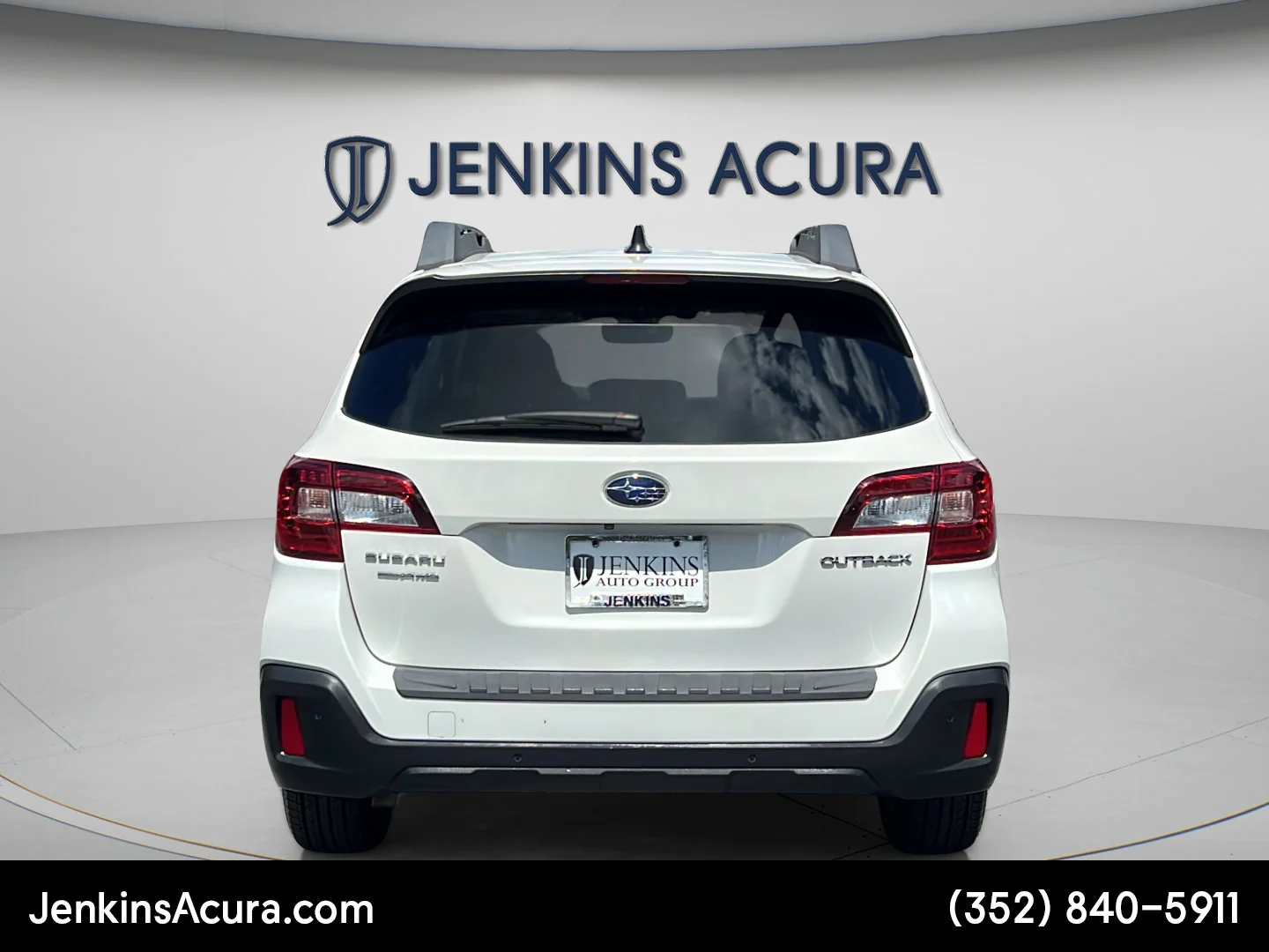 Used 2019 Crystal White Pearl Subaru Limited image 4