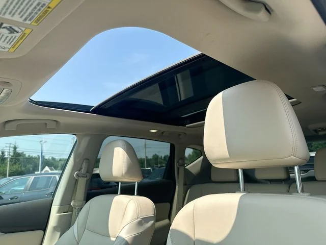 Used 2018 Black Nissan SL image 21