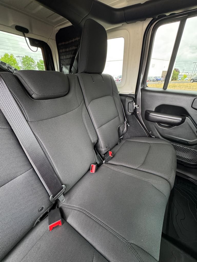 Used 2018 Granite Crystal Metallic Clearcoat Jeep Unlimited Sport S image 22
