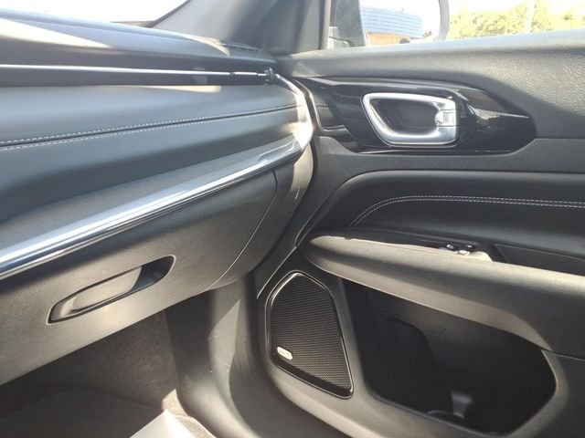 Used 2023 Silver Jeep Limited image 21