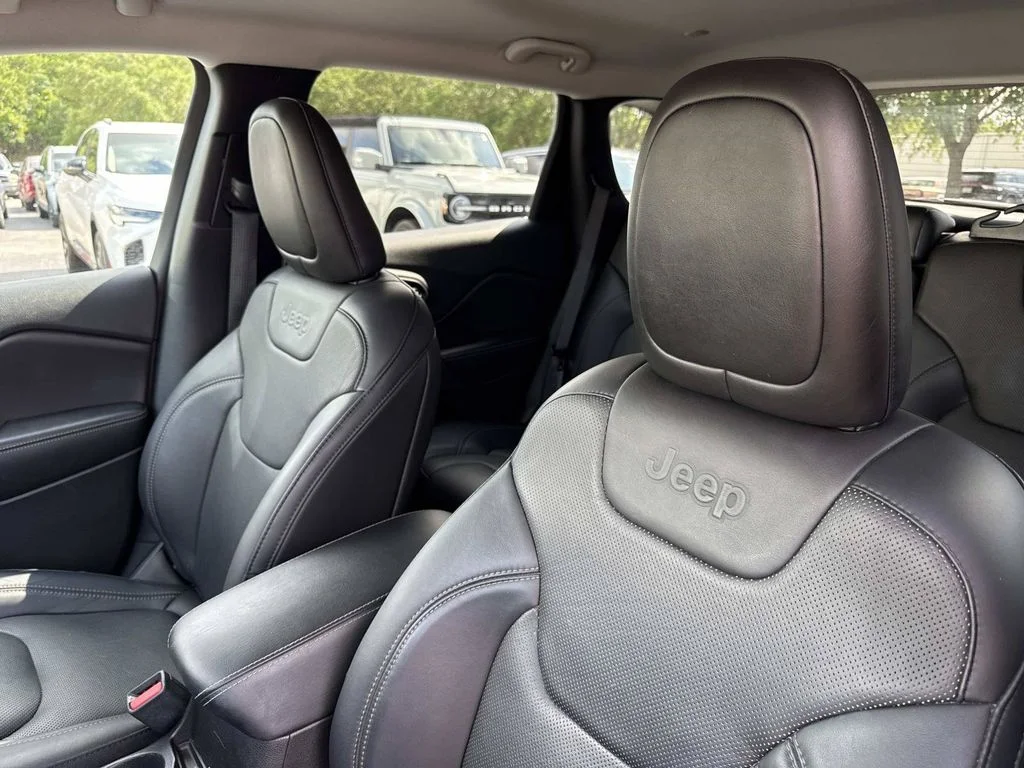 Certified Used 2019 Crystal Metallic Jeep Limited image 22