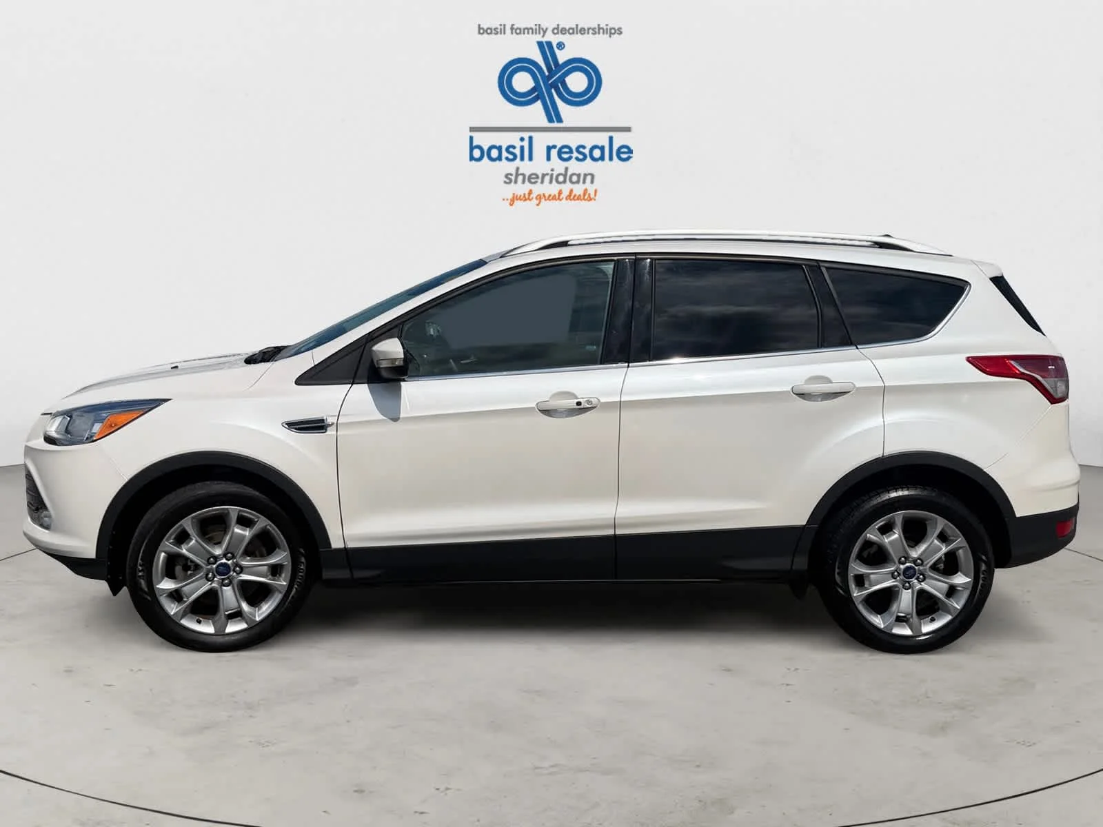 Used 2016 White Platinum Metallic Tri-Coat Ford Titanium image 3