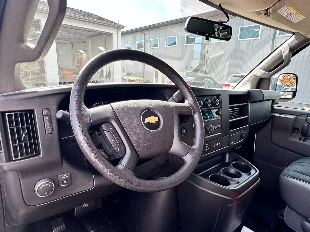 Used 2025 Summit White Chevrolet WT image 20