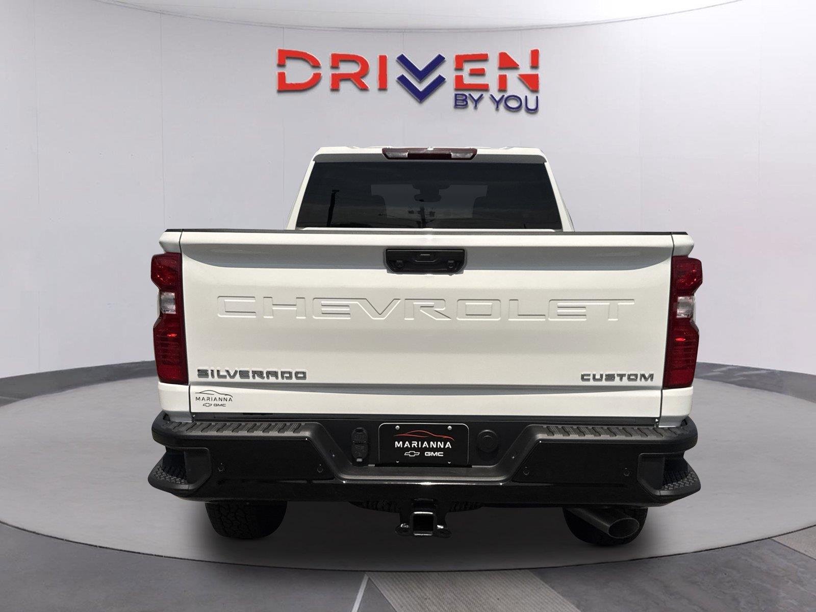 New 2026 Summit White Chevrolet Custom image 5