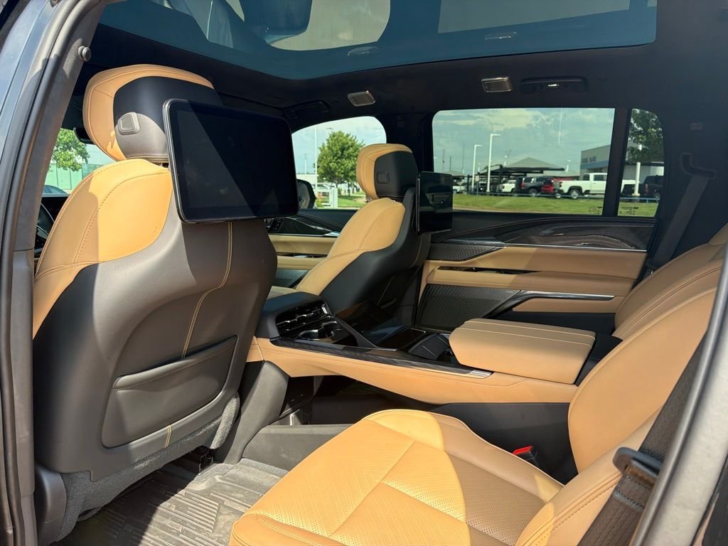Used 2025 Black Cadillac Sport 2 image 9
