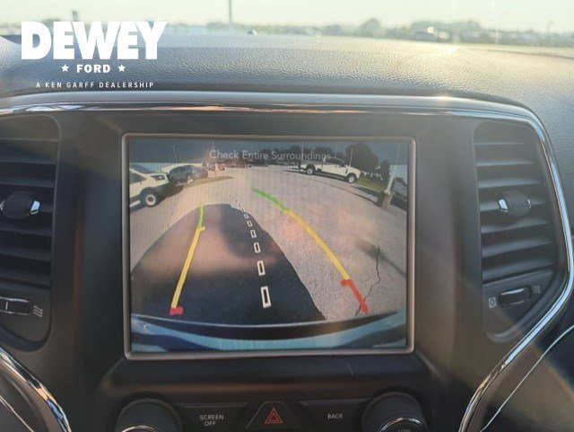 Used 2017 Bright White Clearcoat Jeep Limited image 18