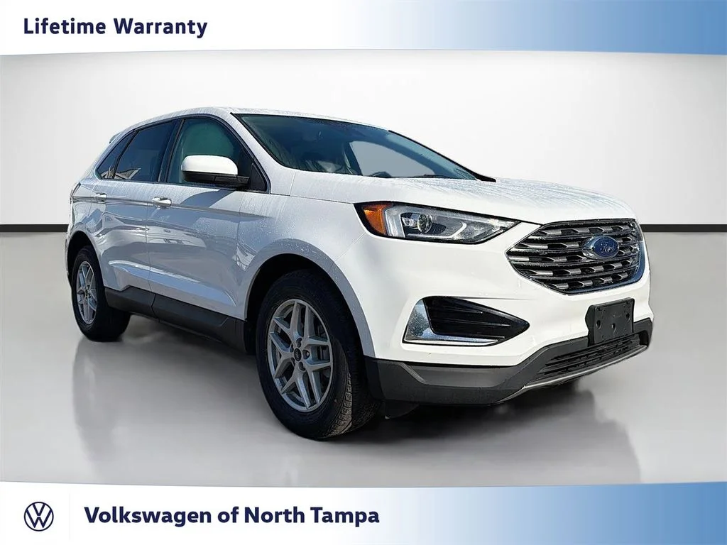 Used 2022 White Ford SEL image 1