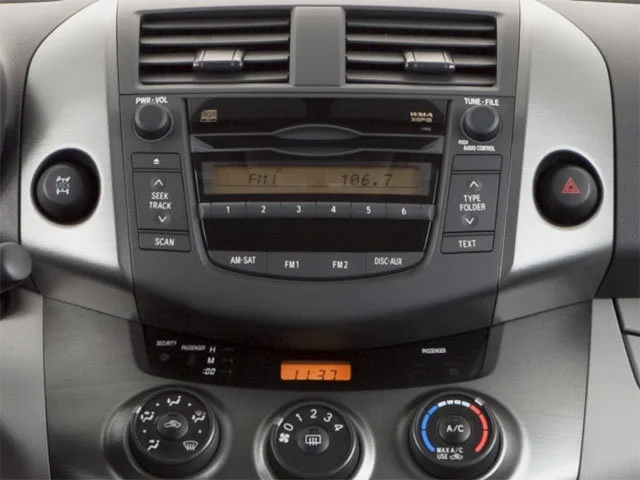 Used 2010 Blizzard Pearl Toyota Ltd image 13