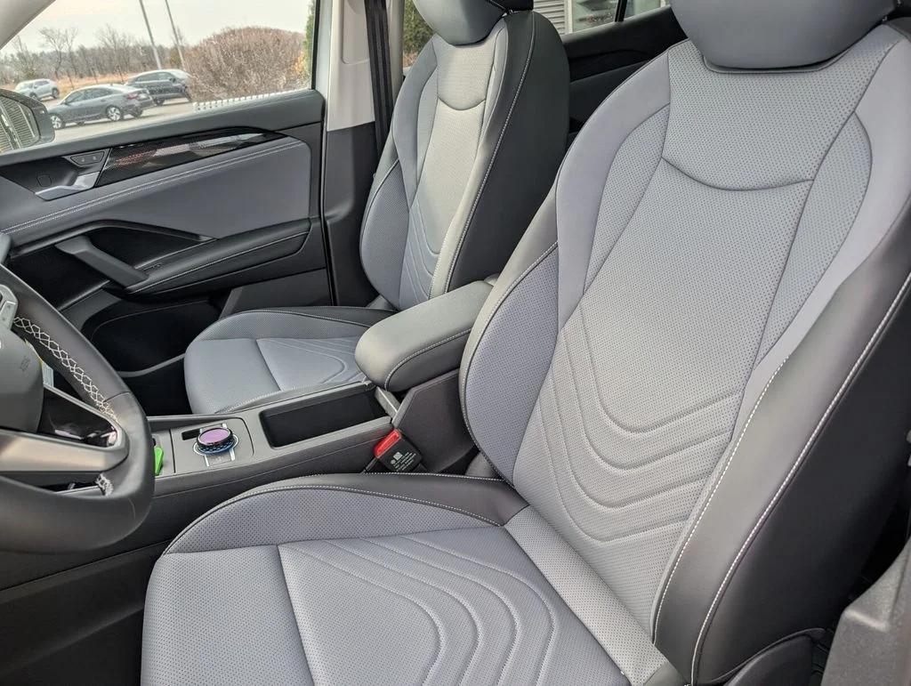 New 2026 White/off-white Volkswagen 2.0T SE image 10