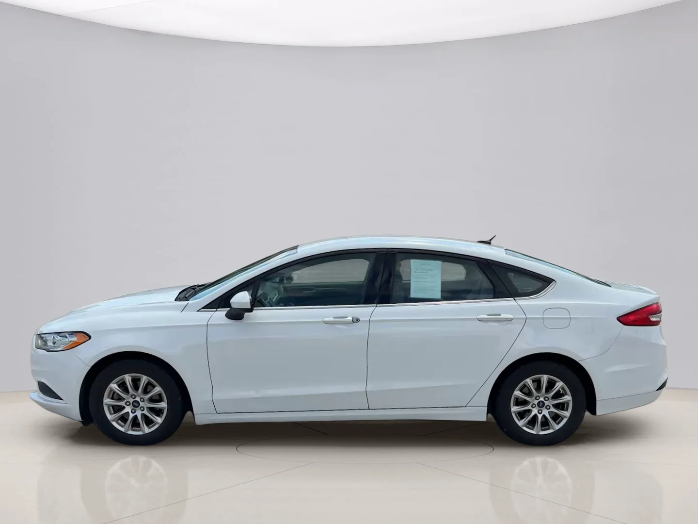 Used 2017 White Ford S image 2