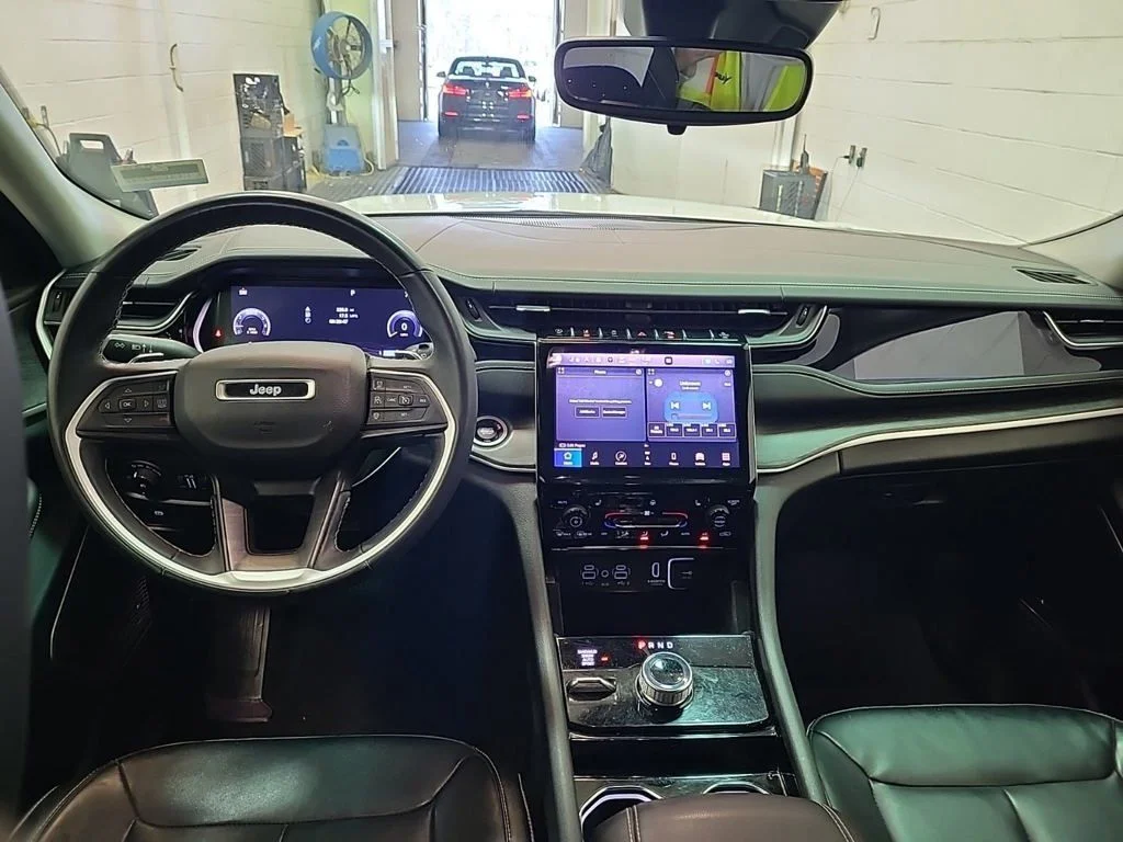 Certified Used 2022 White Jeep Limited image 9
