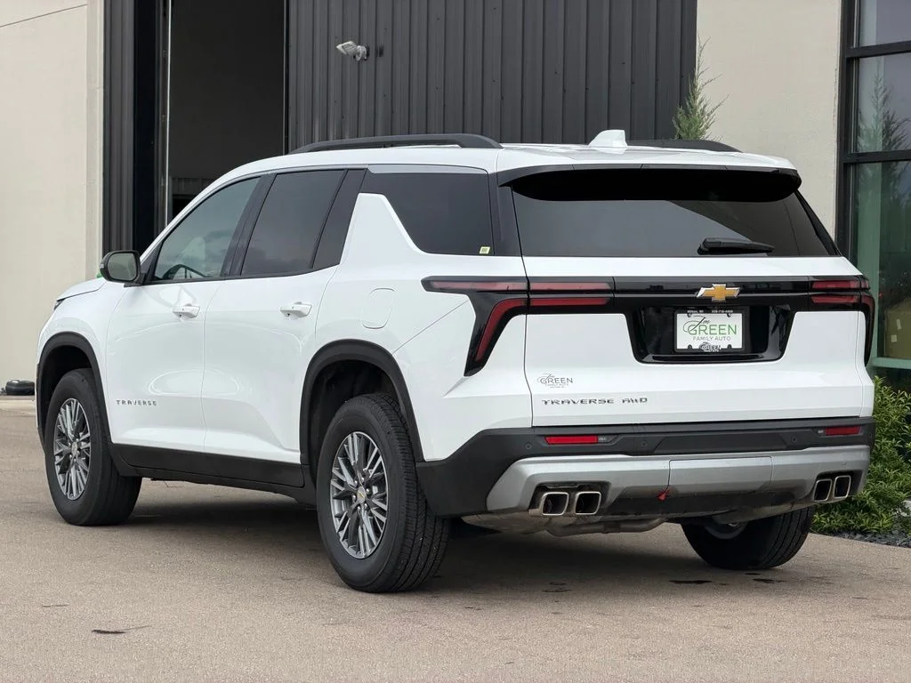 Used 2025 White Chevrolet LT image 3