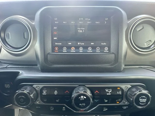 Used 2020 Gray Jeep Unlimited Sport image 18