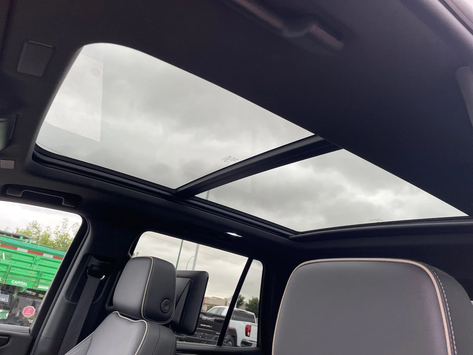 Used 2026 Summit White GMC Elevation 4WD Leather Sunroof Super Cruise Rear Media image 18