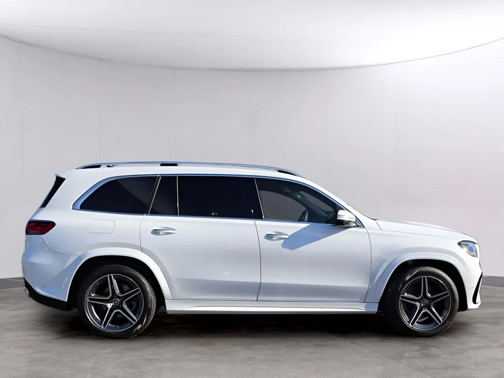New 2026 MANUFAKTUR Moonlight White Metallic Mercedes-Benz GLS 450 image 6