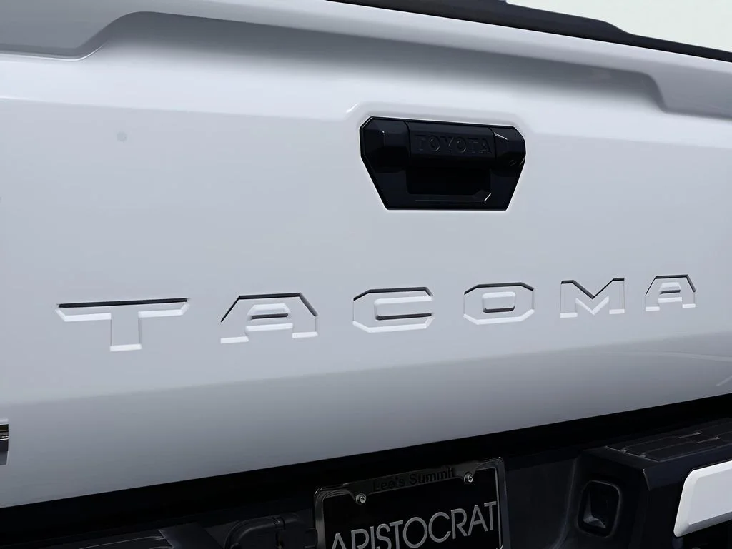 2024 Toyota Tacoma SR5 - Photo 9
