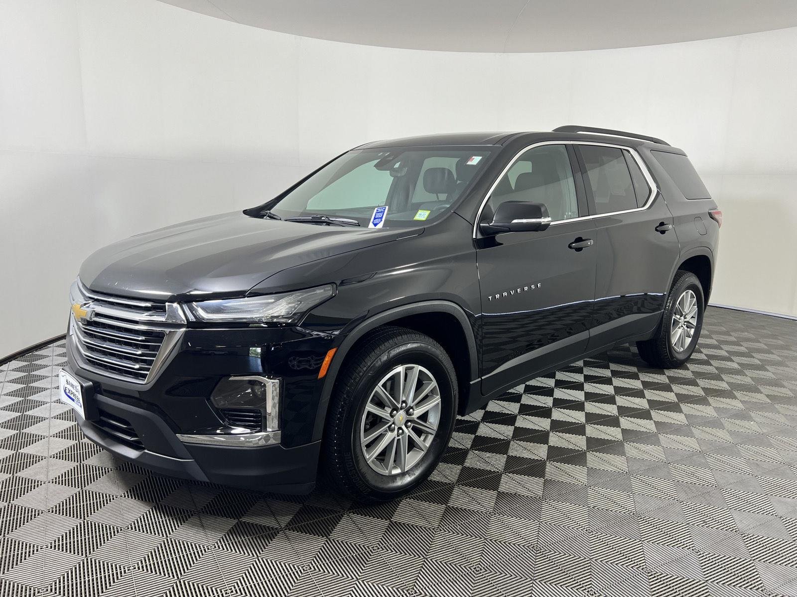 Used 2023 Mosaic Black Metallic Chevrolet LT Cloth image 31