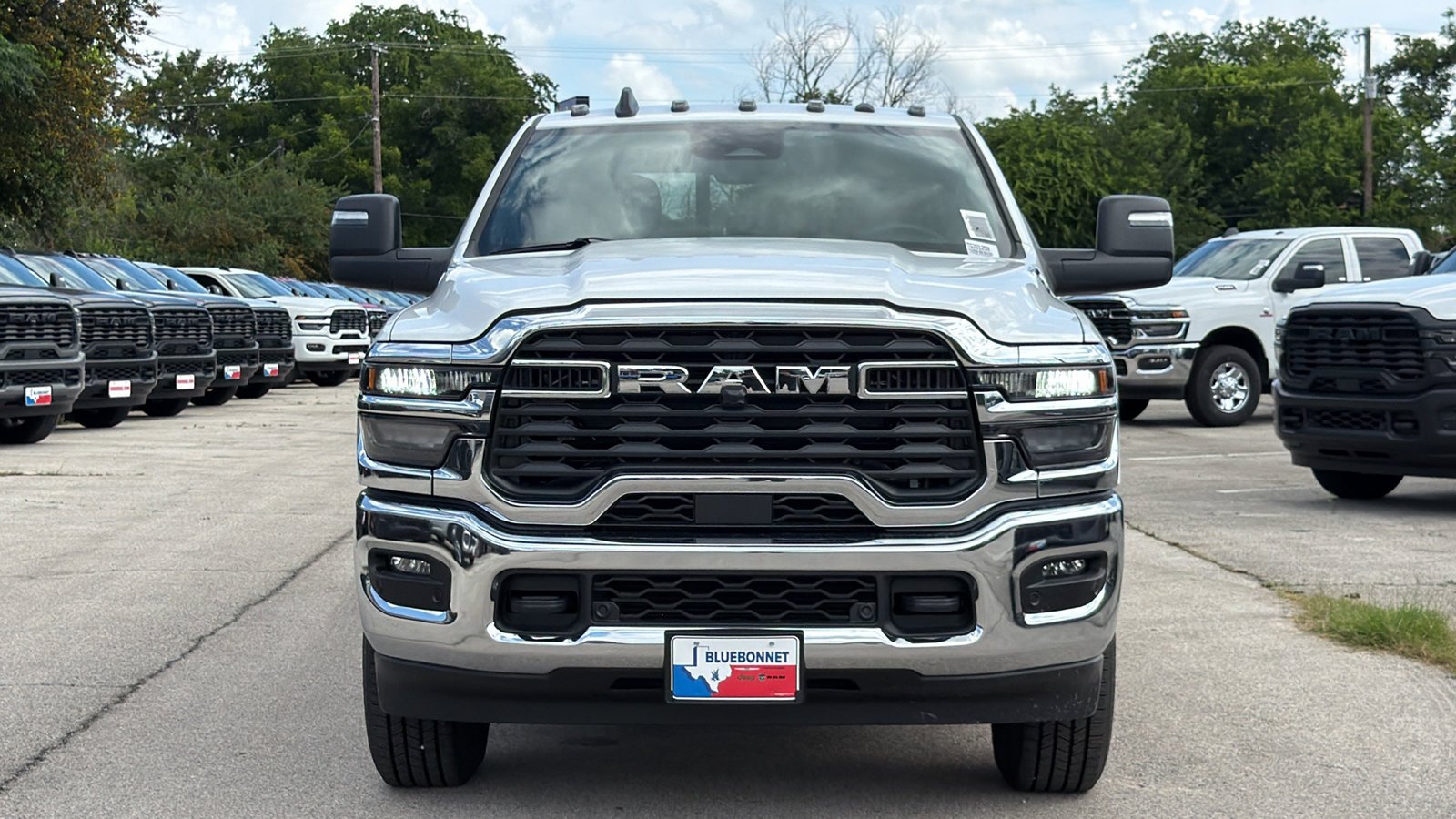 New 2026 Bright White Clear-Coat Exterior Paint RAM Tradesman image 2
