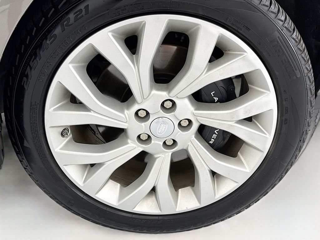 Used 2021 Silicon Silver Premium Metallic Land Rover Westminster image 29