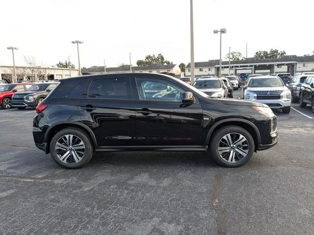 New 2027 Black Mitsubishi ES image 5