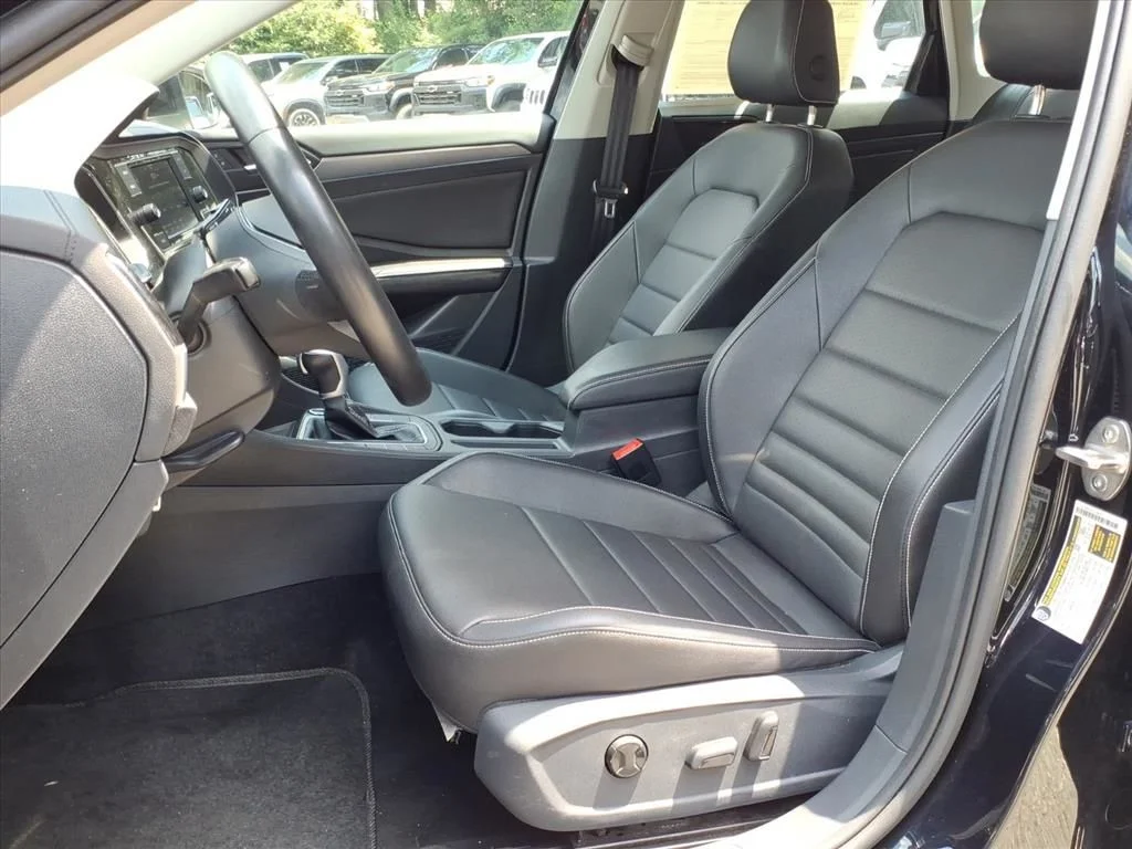 Used 2024  Volkswagen 1.5T SE image 18