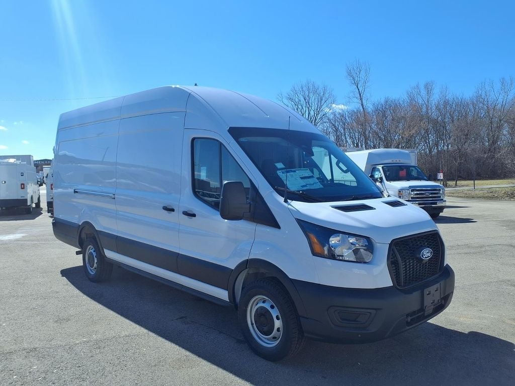 New 2026 Oxford White Ford Cargo Van image 5