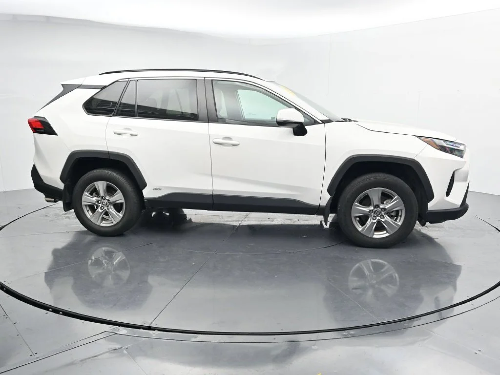 Used 2024 White Toyota XLE image 8