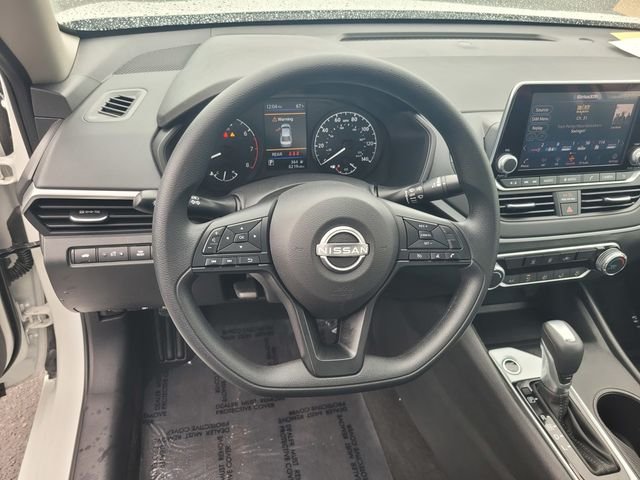Used 2025 White Nissan 2.5 S image 30