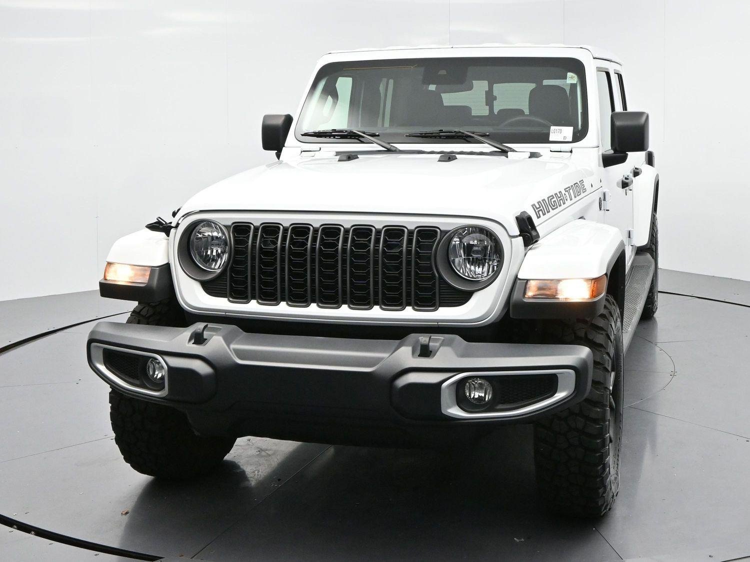 Used 2025 White Jeep High Tide image 3