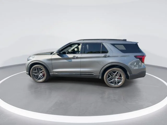 Used 2025 Gray Ford ST-Line image 5