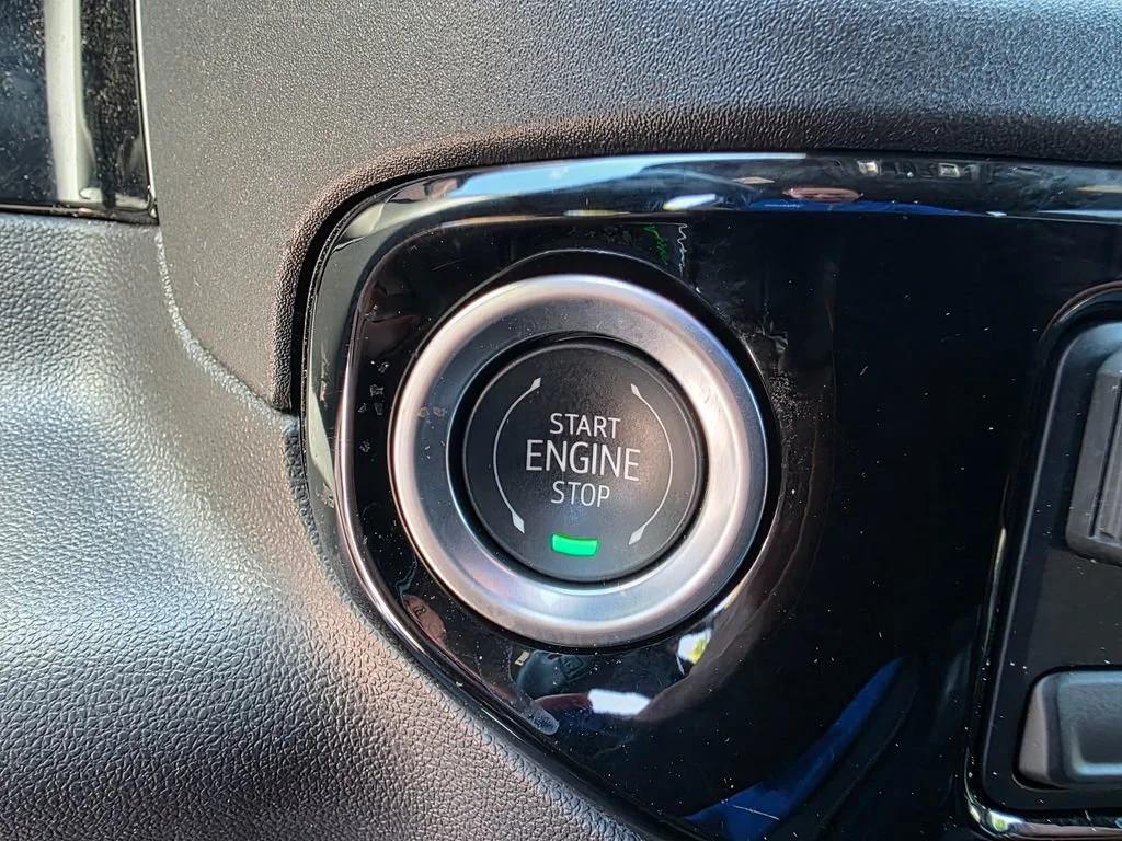 Used 2025 Summit White Chevrolet ZR2 image 22
