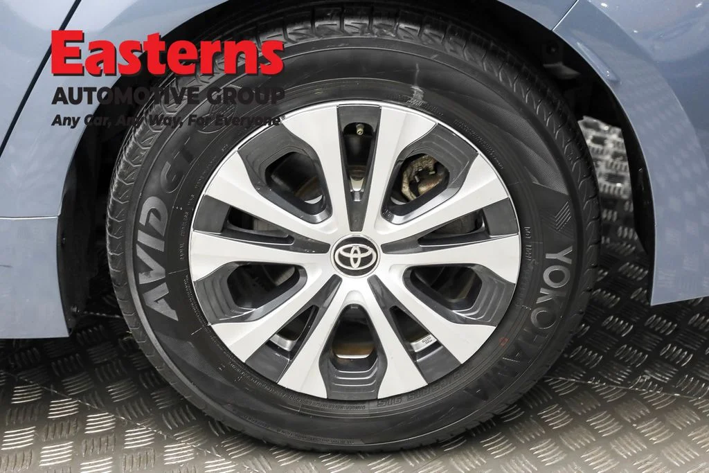 Used 2020 Gray Toyota LE image 8