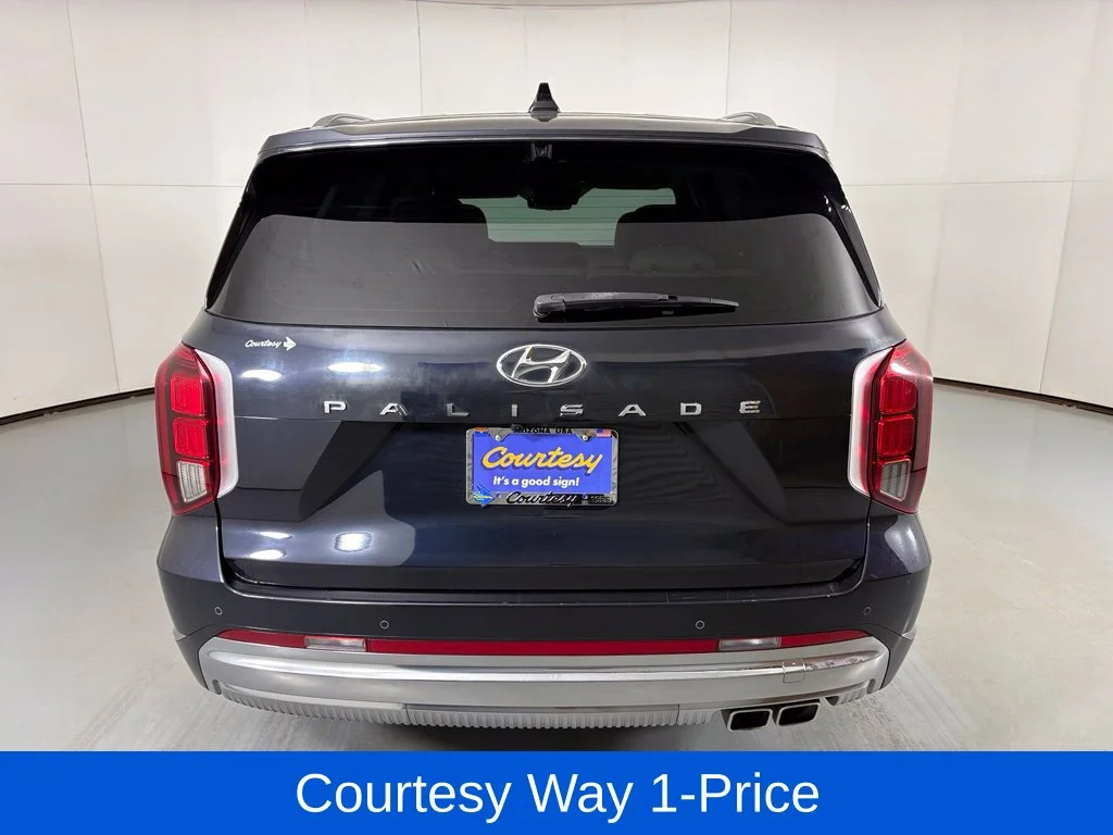 Used 2023 White Hyundai Calligraphy image 9