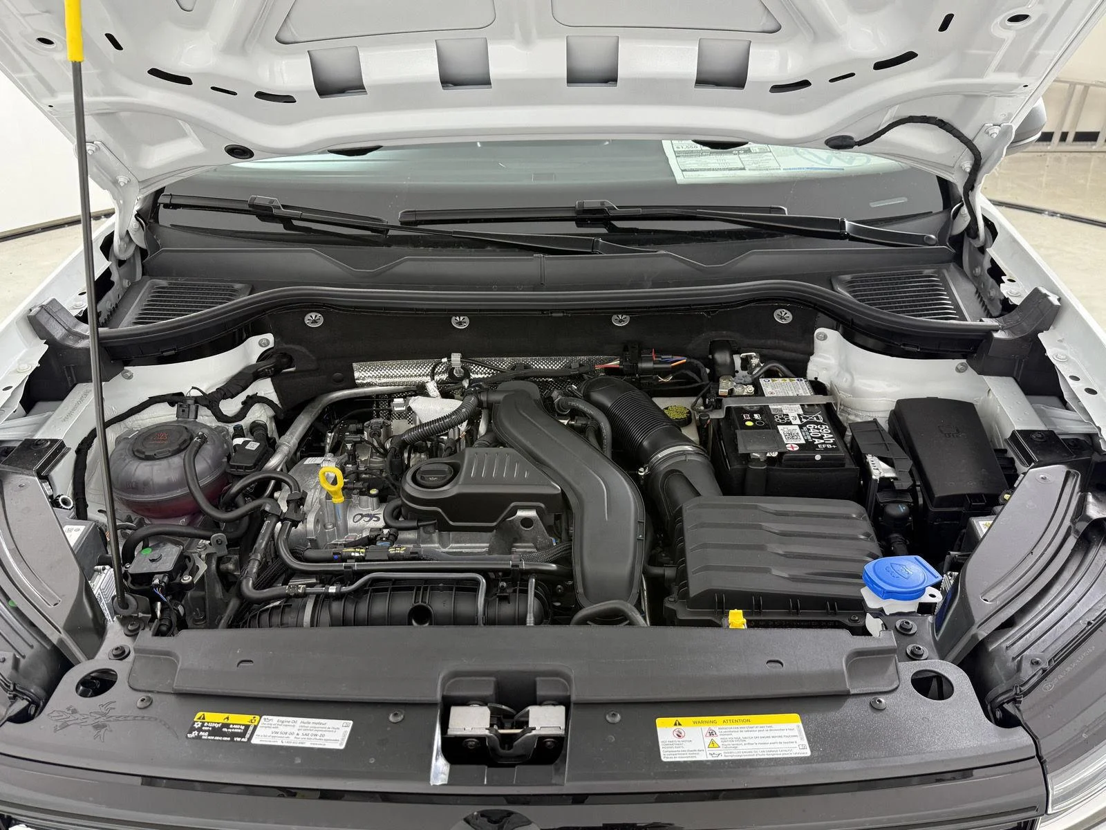 New 2027 Pure White Volkswagen S image 12