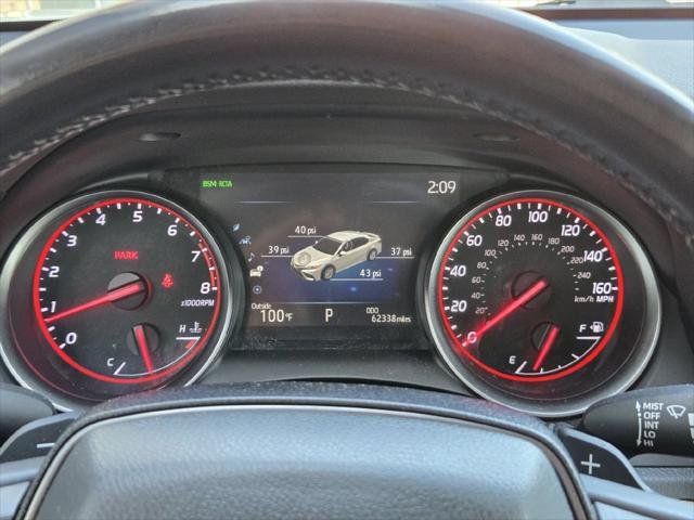 Certified Used 2024 MID BLK/WIND CHILL Toyota  image 12