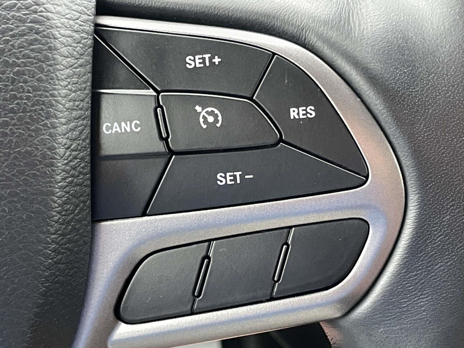 Used 2019 Bright White Clearcoat Jeep Latitude Plus image 31