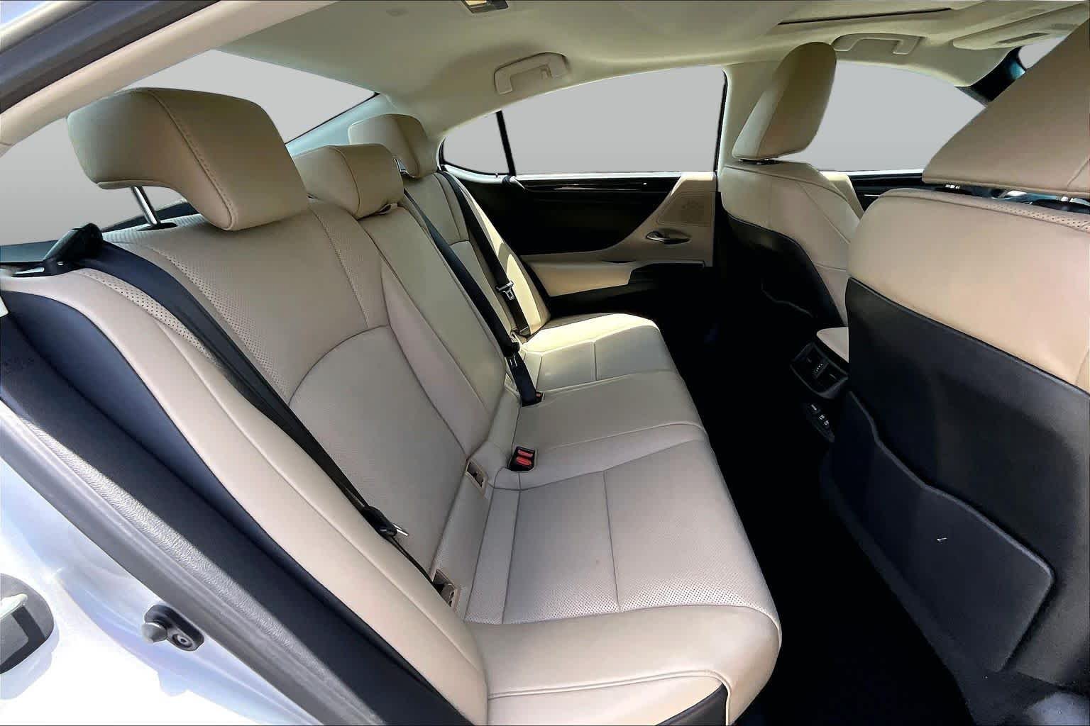 Used 2020 Silver Lining Metallic Lexus  image 20