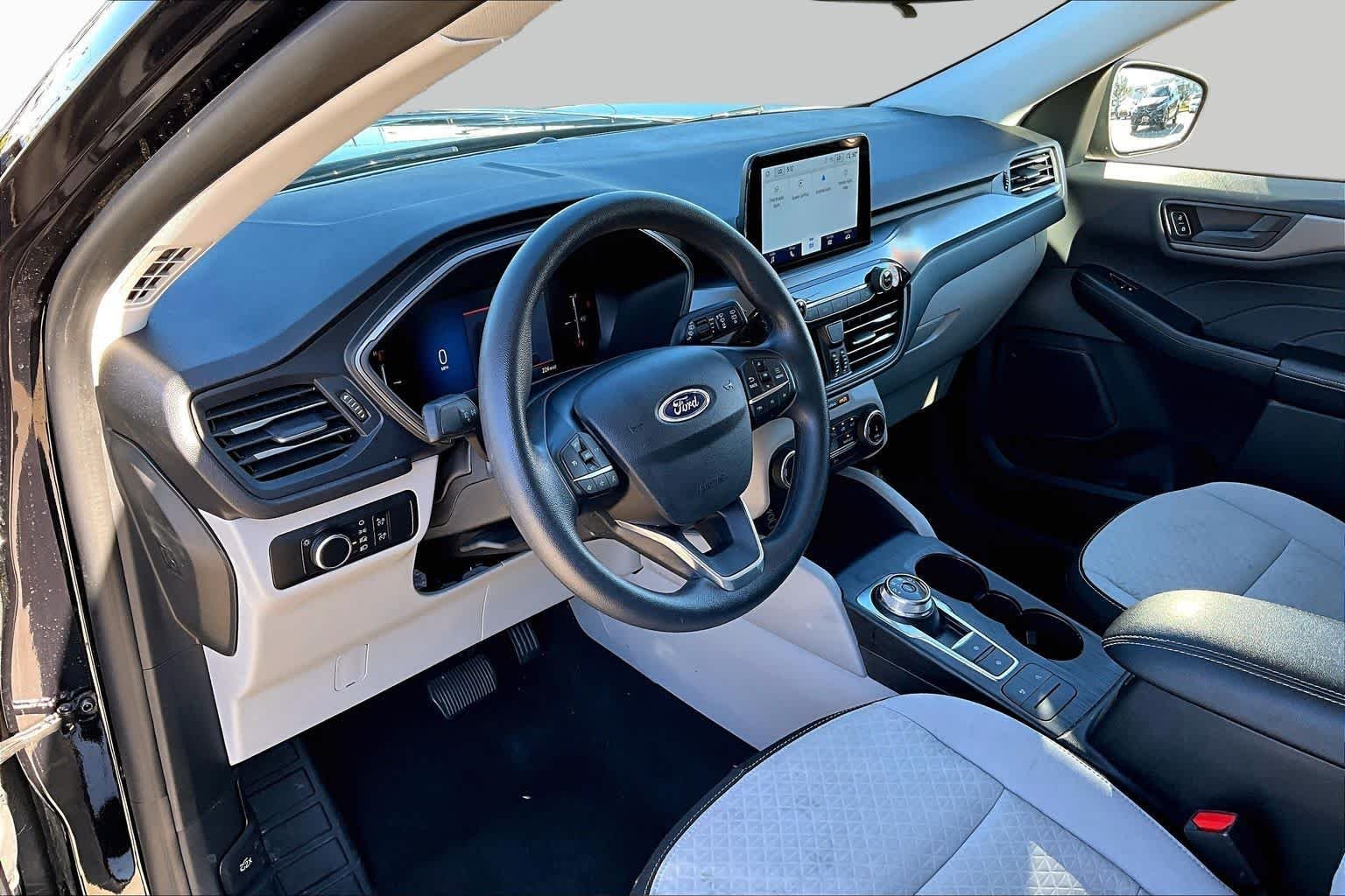 Used 2025 Agate Black Ford Active image 32