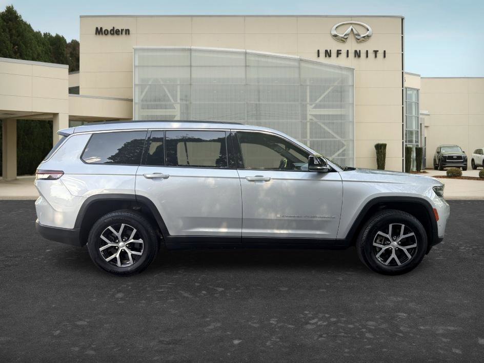 Used 2024 Silver Zynith Jeep Limited image 4