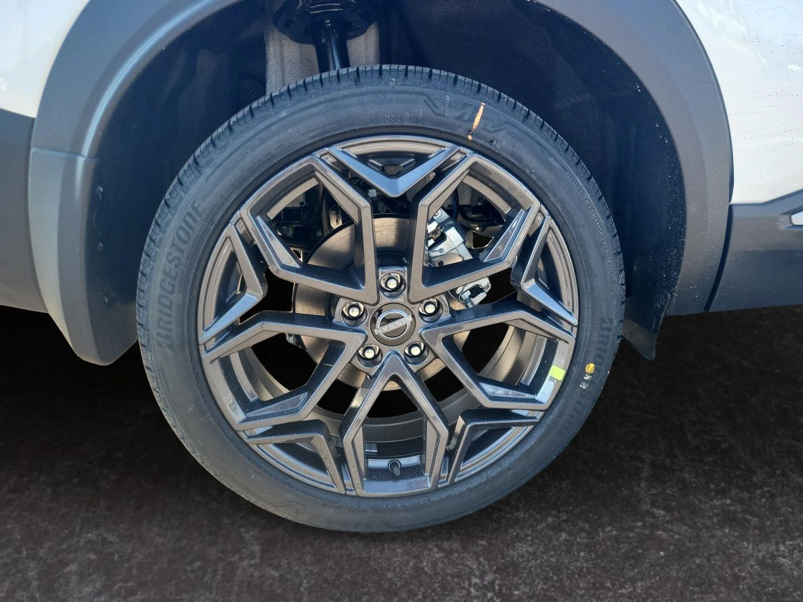 New 2026 Aspen White Tricoat/Super Black Nissan SR image 29