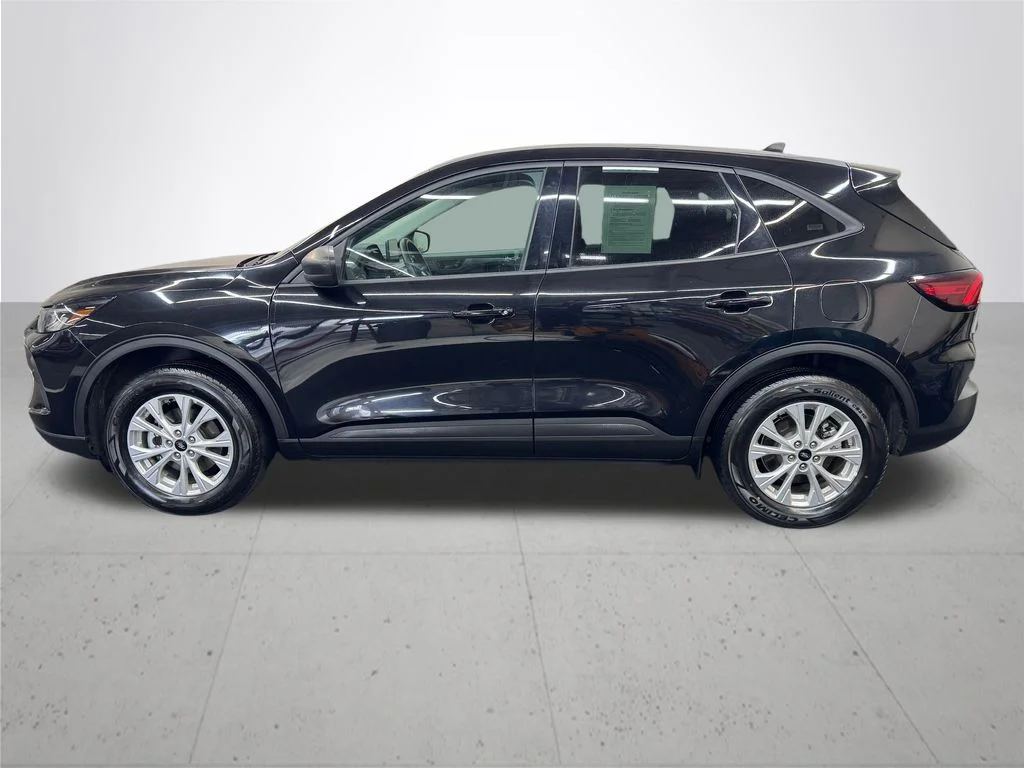 Used 2025 Black Ford Active image 3