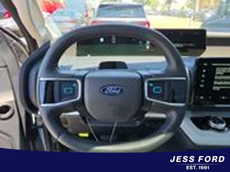 Used 2025 Space Silver Metallic Ford Active image 8