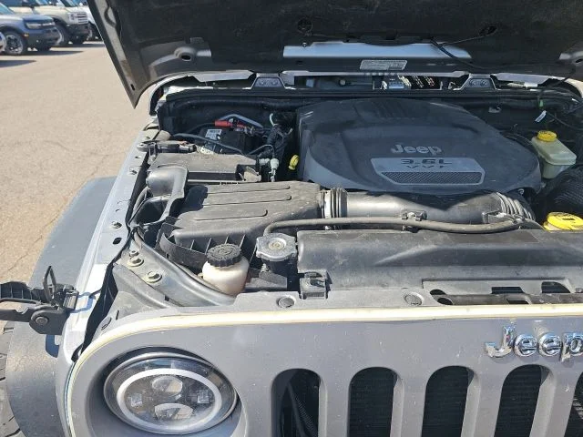 Used 2013 Silver Jeep Unlimited Rubicon image 22