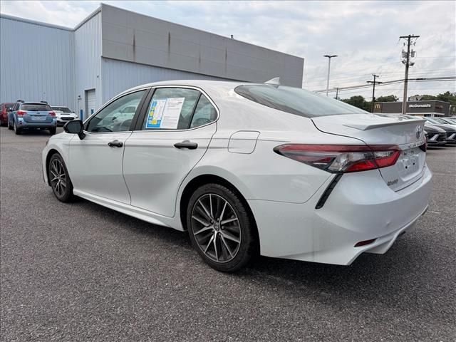 Used 2023 White Toyota SE image 5