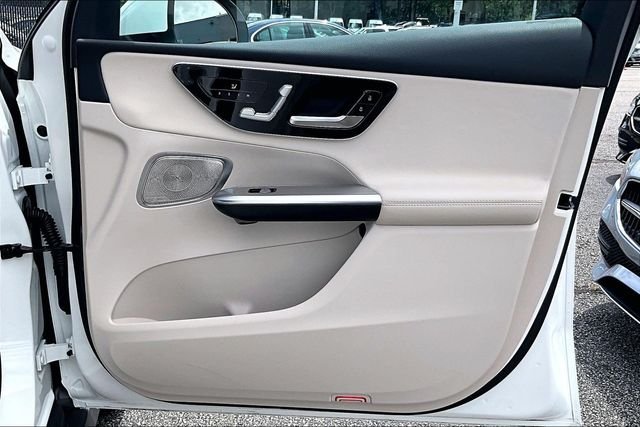 Used 2026 White Mercedes-Benz GLC 300 image 19