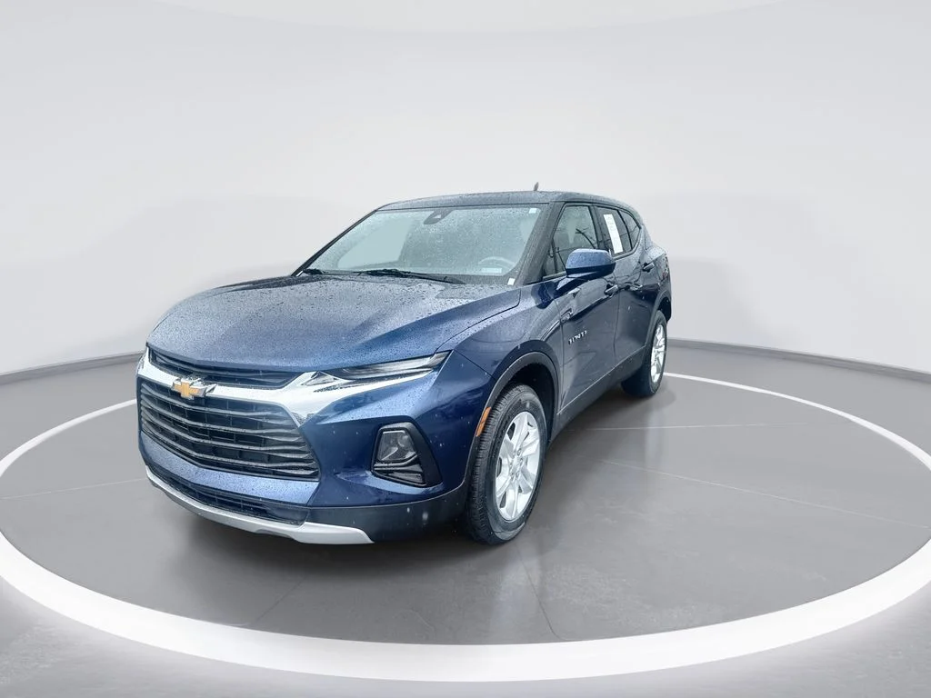 Used 2022 Blue Chevrolet LT image 4