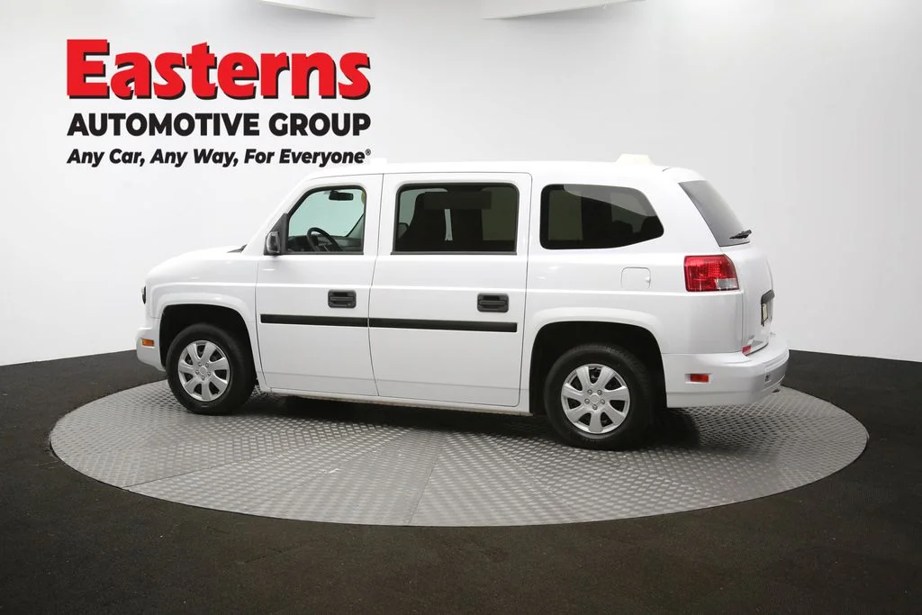 Used 2014 White VPG Taxi image 57