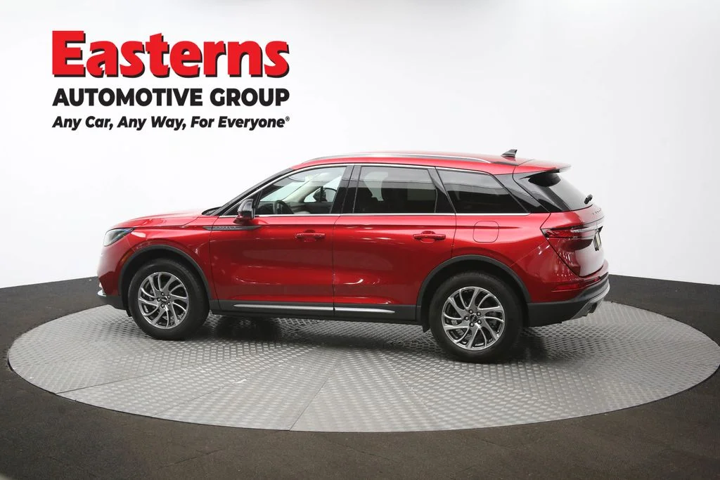 Used 2022 Red Lincoln Standard image 62