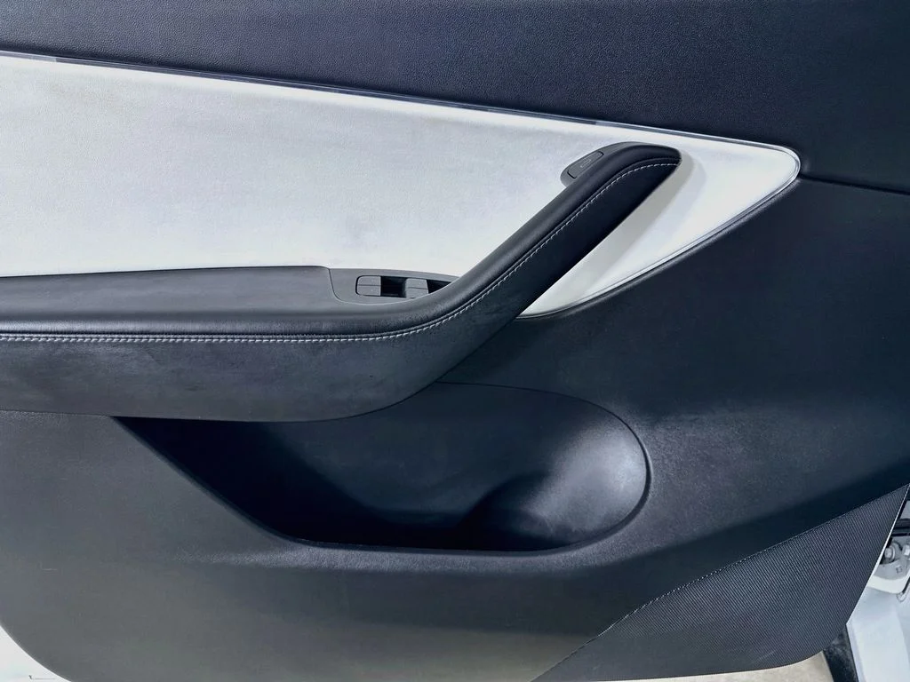 Used 2022 White Tesla Long Range image 18